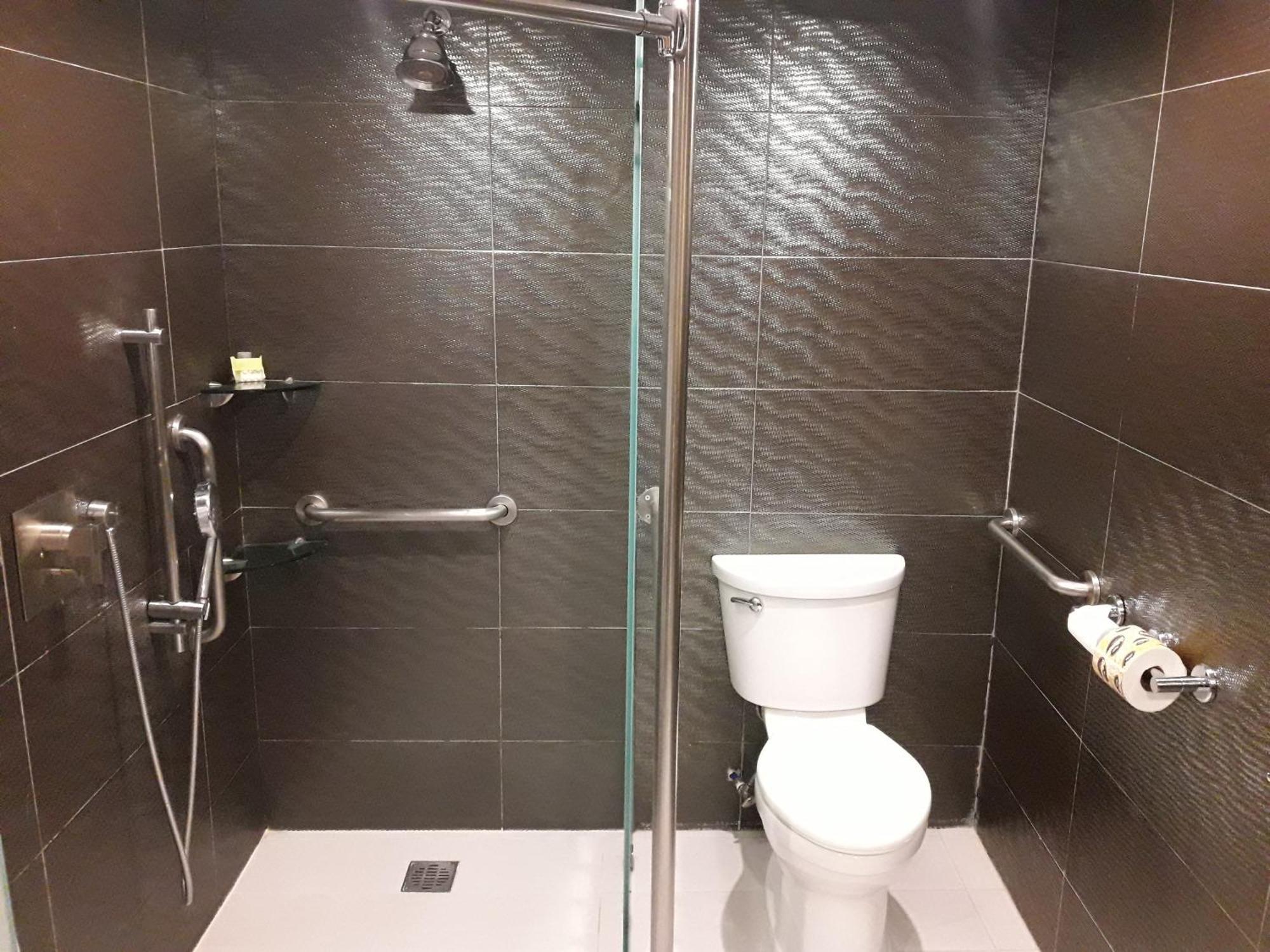 Standard King Room Accessible,1651737356:JPEG